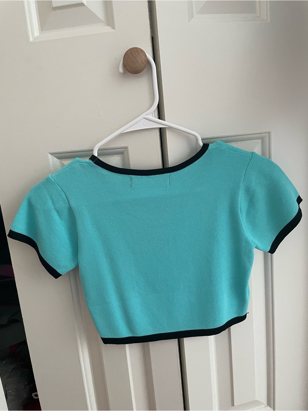 CHANEL Vintage 1990s Rib Knit Cropped Top - Picture 4 of 7